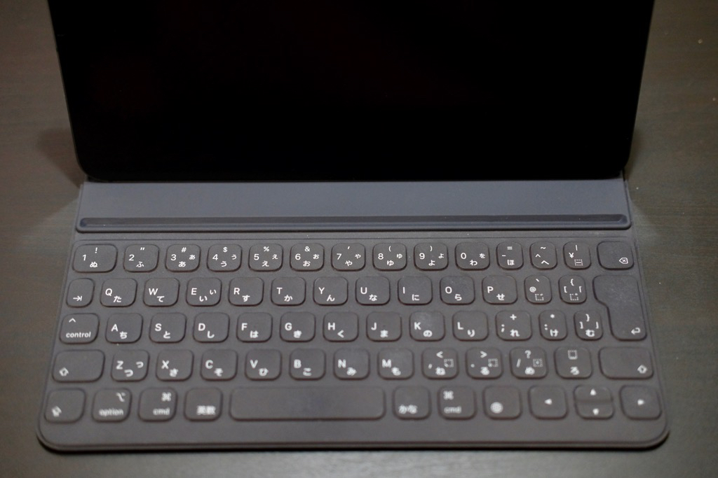 使ってみたレビュー『11インチiPad Pro用Smart Keyboard Folio』の打感とっても好き | firstblog -ふぁすぶろ-